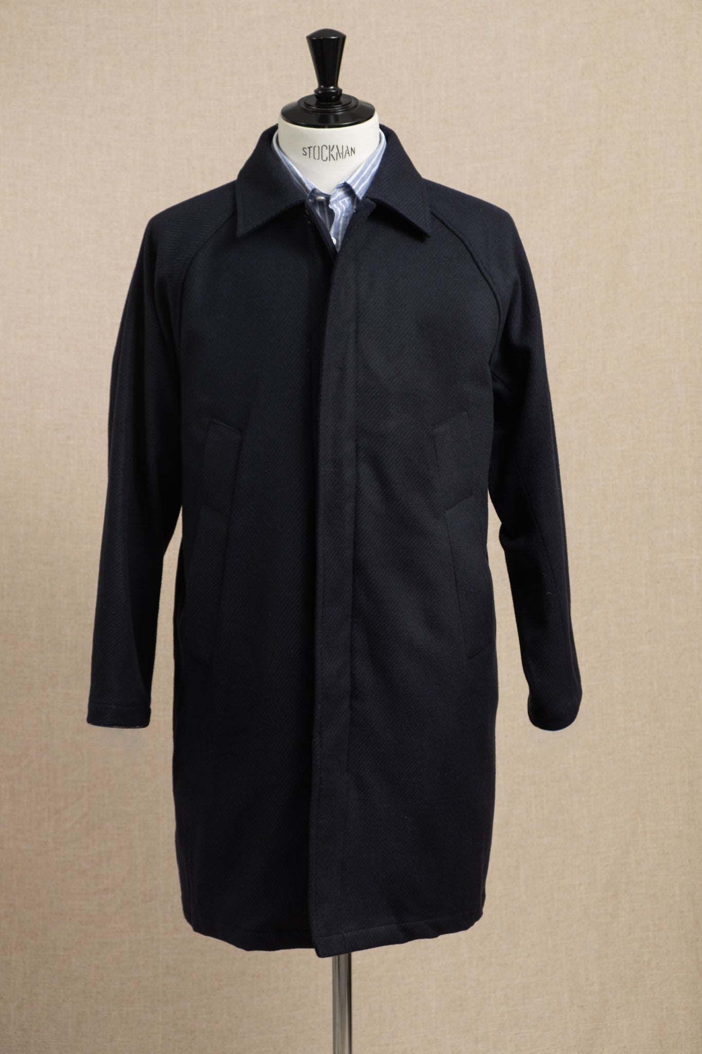 Fujito Balmacaan Wool Overcoat - Dark Navy – Circle of Friends Shop