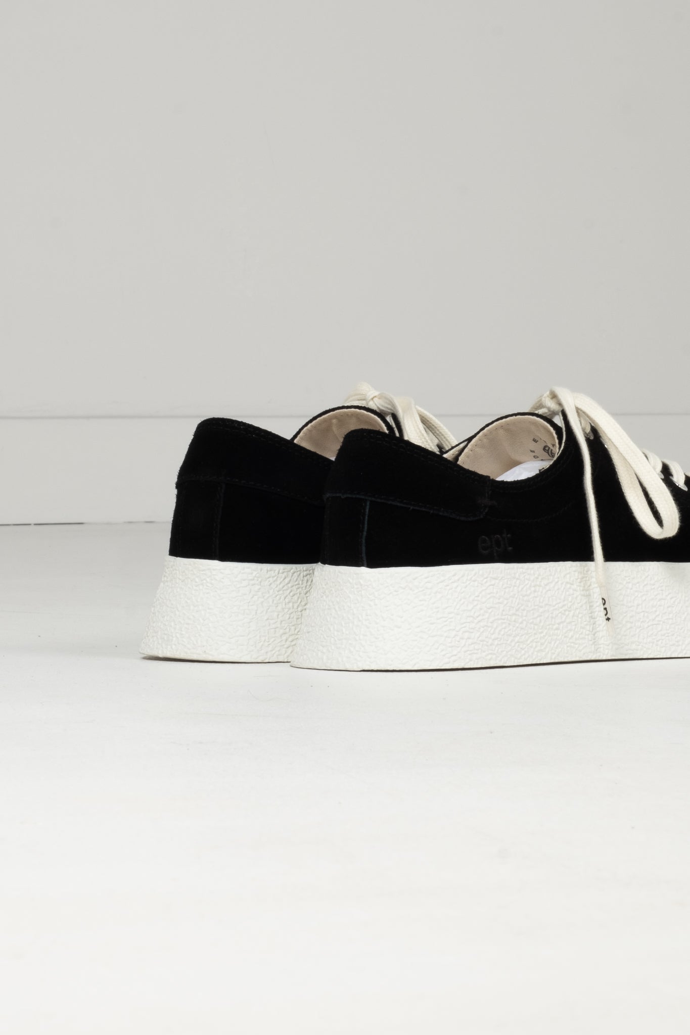 'Dive' Suede - Black