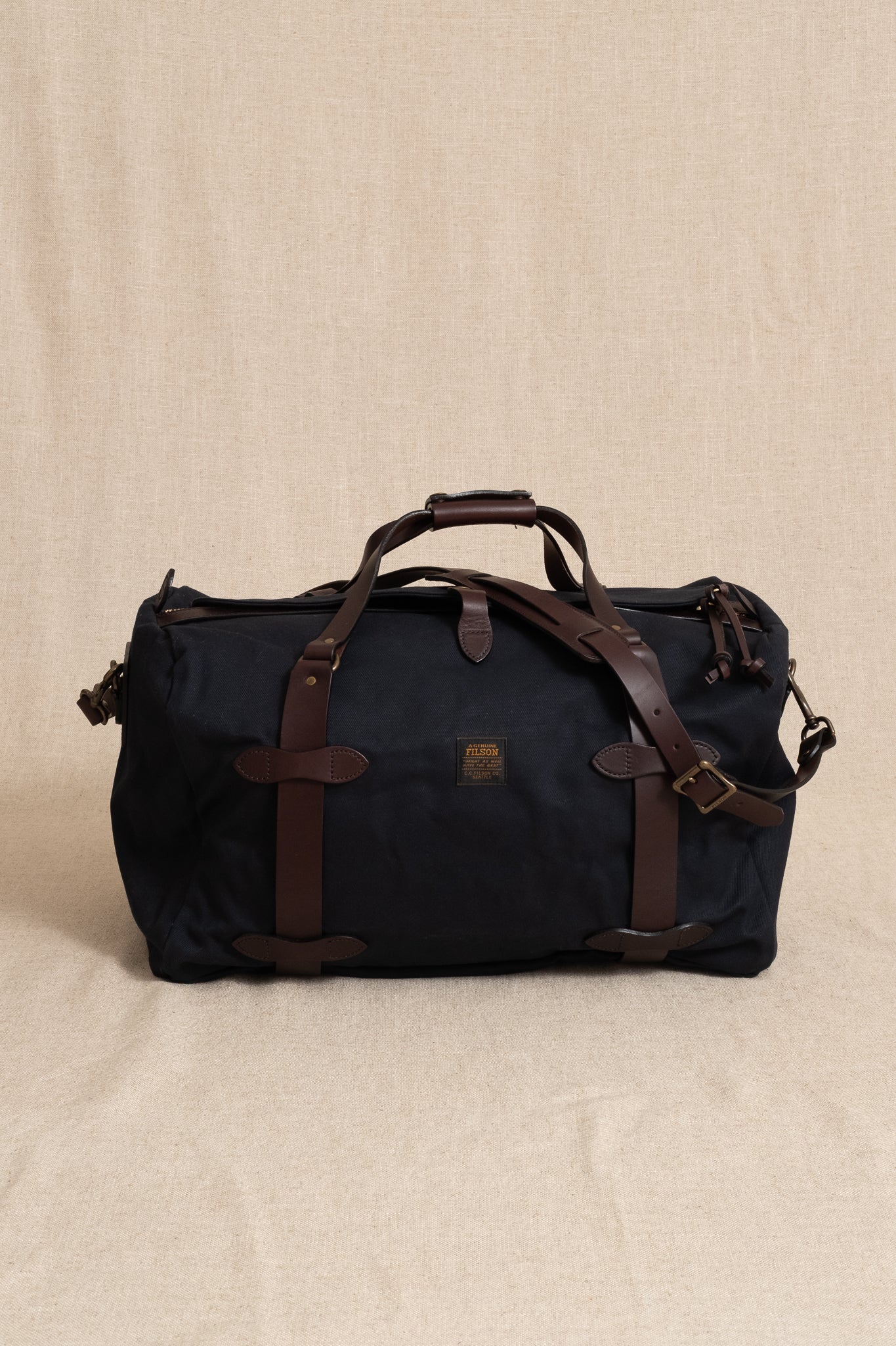 Filson Rugged Twill Duffle Bag Medium - Navy – Circle of Friends Shop