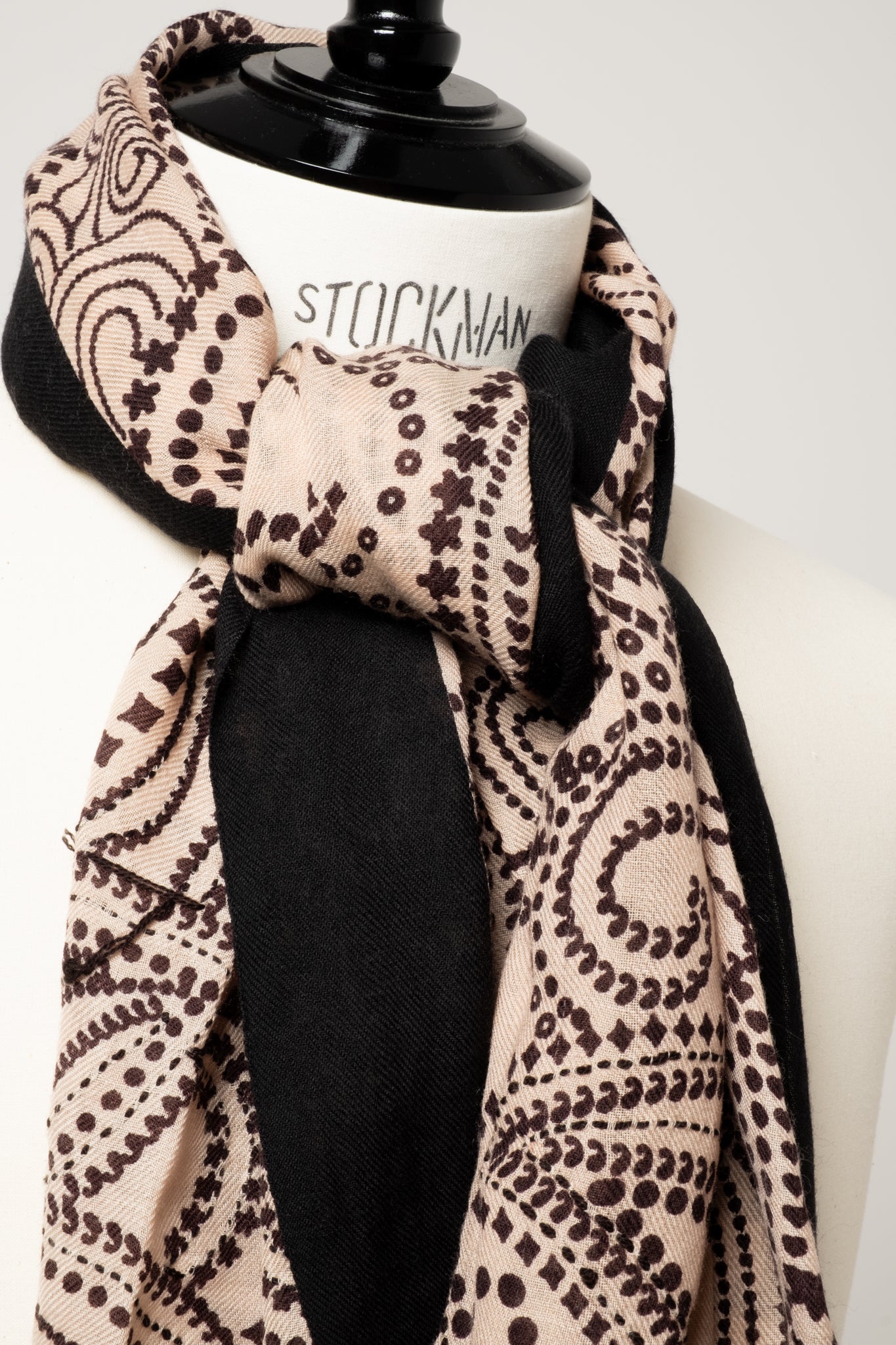 Virgin Wool Scarf - Beige Paisley