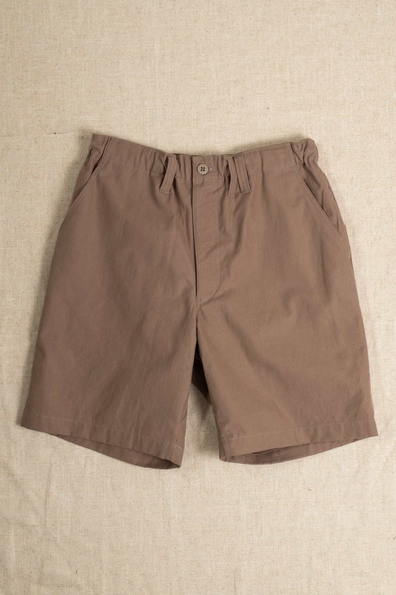 Back Nep Umpire Shorts - Sepia