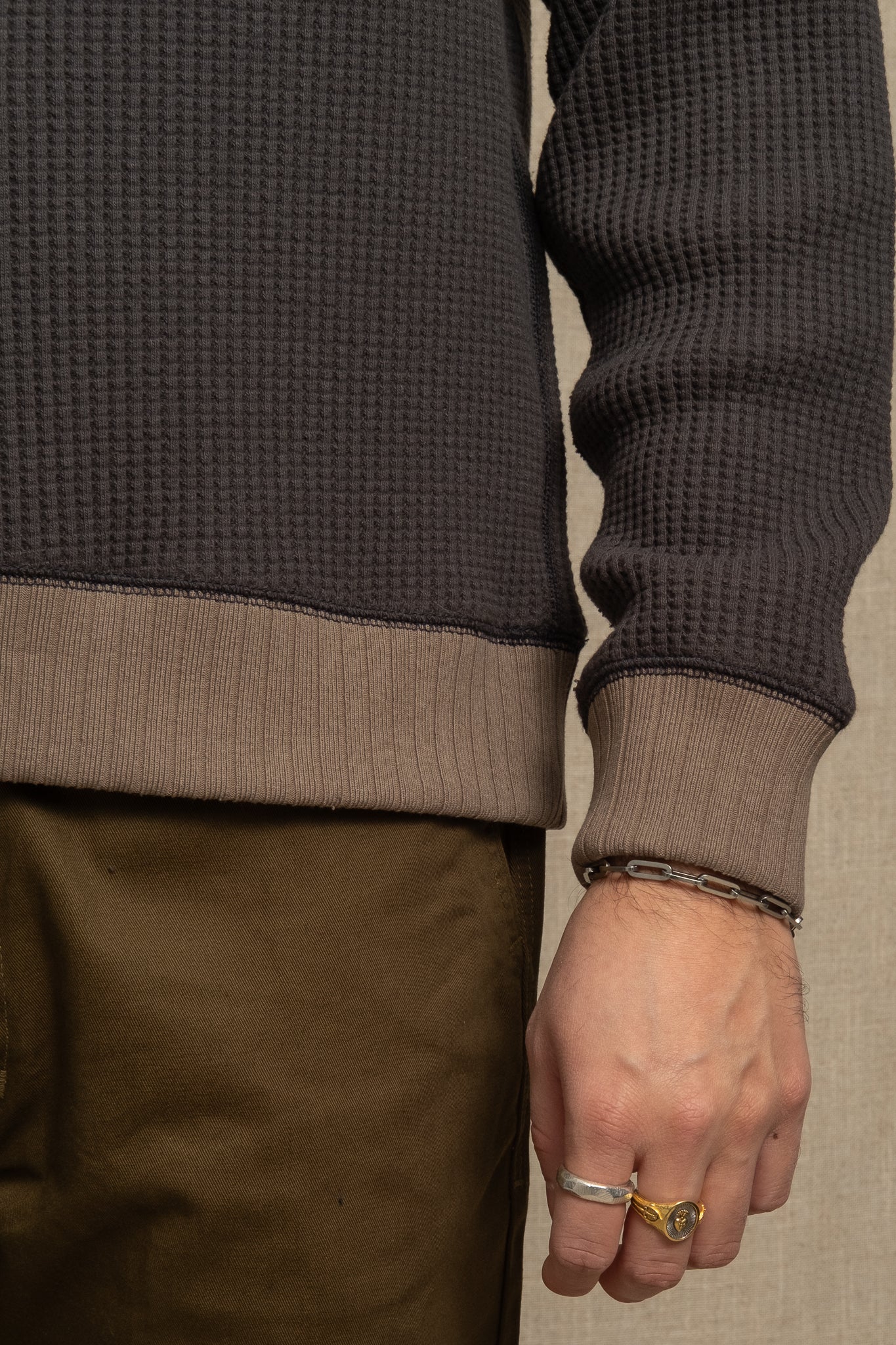 Waffle Midneck Sweater - InkBlack x Sepia